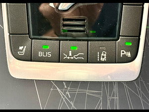 Volvo V70 thumbnail