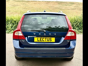 Volvo V70 thumbnail