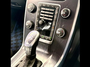 Volvo V70 thumbnail