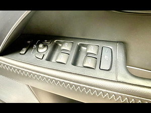 Volvo V70 thumbnail