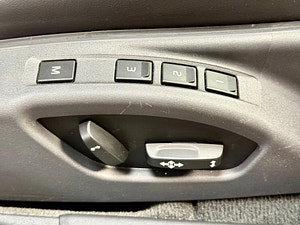 Volvo V70 thumbnail