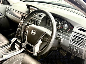 Volvo V70 thumbnail