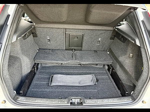 Volvo XC40 thumbnail
