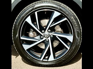 Volvo XC40 thumbnail
