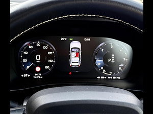 Volvo XC40 thumbnail