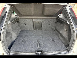 Volvo XC40 thumbnail