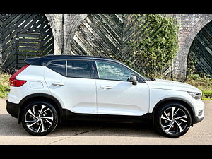 Volvo XC40 thumbnail