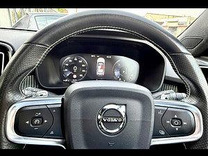 Volvo XC40 thumbnail
