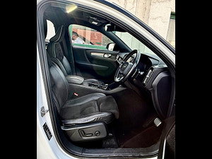 Volvo XC40 thumbnail