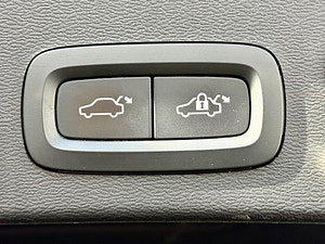 Volvo XC40 thumbnail