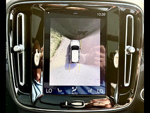 Volvo XC40 thumbnail