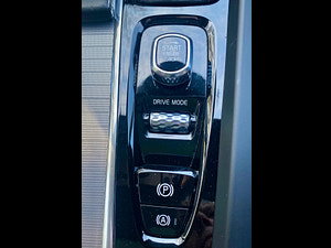 Volvo XC60 thumbnail