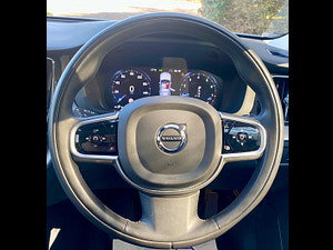 Volvo XC60 thumbnail