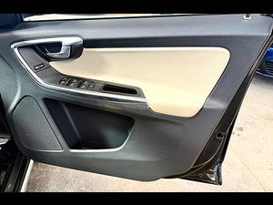 Volvo XC60 thumbnail