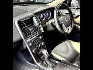 Volvo XC60 thumbnail