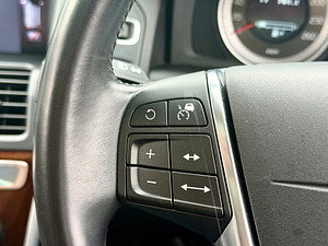 Volvo XC60 thumbnail