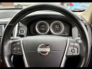 Volvo XC60 thumbnail