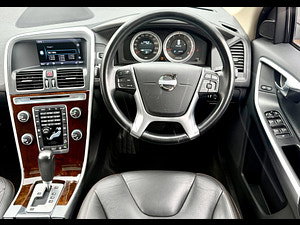 Volvo XC60 thumbnail