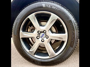 Volvo XC60 thumbnail