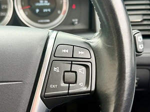 Volvo XC60 thumbnail