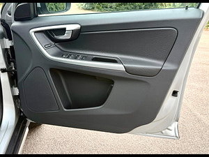 Volvo XC60 thumbnail