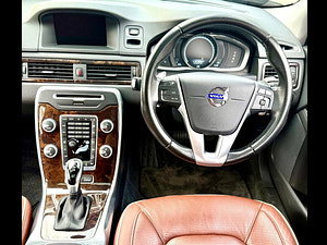 Volvo XC70 thumbnail