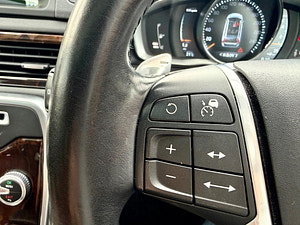 Volvo XC70 thumbnail
