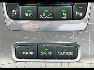 Volvo XC70 thumbnail