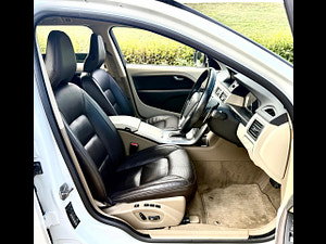Volvo XC70 thumbnail