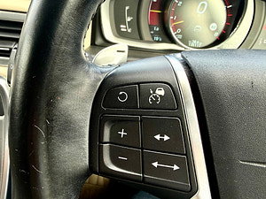 Volvo XC70 thumbnail