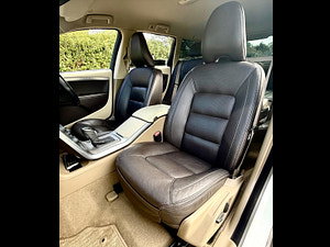 Volvo XC70 thumbnail