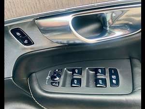 Volvo XC90 thumbnail