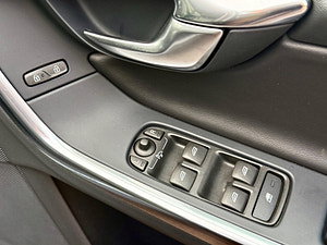 Volvo S60 thumbnail