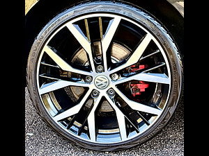 Volkswagen Golf thumbnail