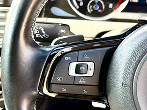 Volkswagen Golf thumbnail