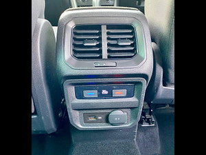 Volkswagen Tiguan thumbnail