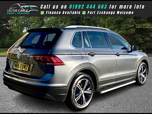 Volkswagen Tiguan thumbnail