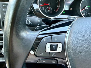 Volkswagen Touran thumbnail
