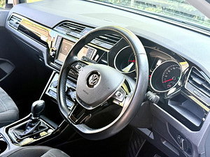 Volkswagen Touran thumbnail