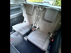 Volkswagen Touran thumbnail