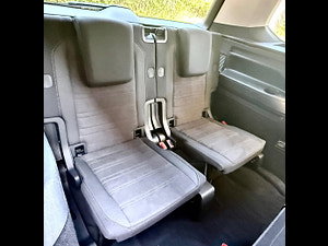 Volkswagen Touran thumbnail