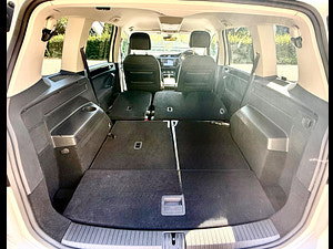 Volkswagen Touran thumbnail