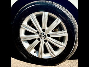 Volkswagen Touran thumbnail