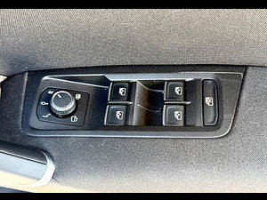 Volkswagen Touran thumbnail