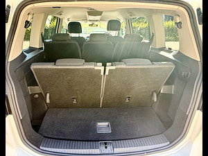 Volkswagen Touran thumbnail