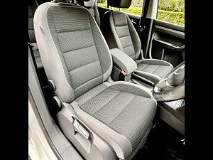Volkswagen Touran thumbnail