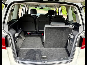 Volkswagen Touran thumbnail