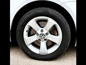 Volkswagen Touran thumbnail
