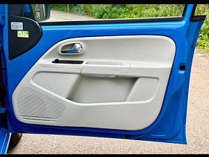 Volkswagen up! thumbnail