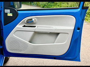 Volkswagen up! thumbnail